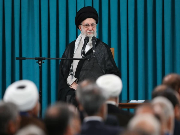 آیت اللہ خامنہ ای پر ممکنہ حملہ؟ اسرائیلی ترجمان کا معنی خیز بیان خطے میں نئی ہلچل کا سبب