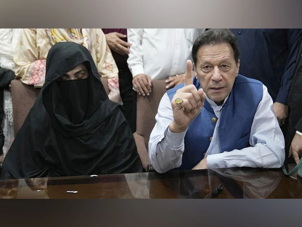 سابق وزیراعظم اور ان کی اہلیہ بشریٰ بی بی کی سزاؤں کے خلاف دائر اپیلوں پر نیب نے خصوصی پراسیکیوشن ٹیم تشکیل دے دی